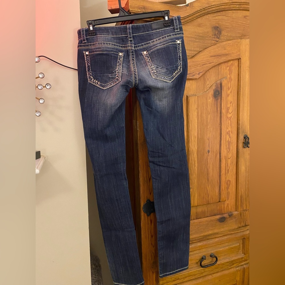 Buckle Daytrip Jeans Sz 27 long Excellent condition